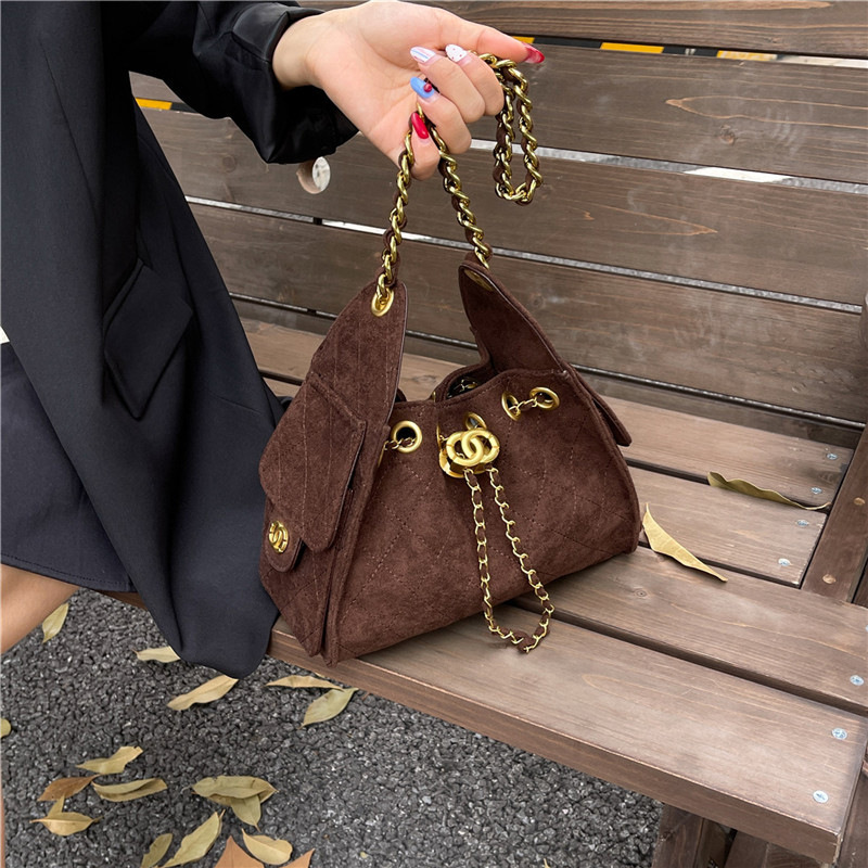 Women Brown Suede Quilted Chain Shoulder Bag, Vintage Style Hobo Tote Handbag, Gold Hardware Large Capacity Purse for Daily Casual