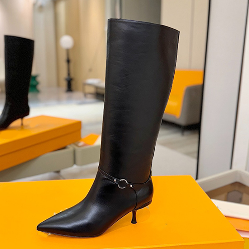 Diseñador Mujer 6AM Bota alta Lujo Puntiagudo Negro Correa de piel de becerro lisa Zapato decorativo Botas altas superiores Moda para mujer Ropa cas
