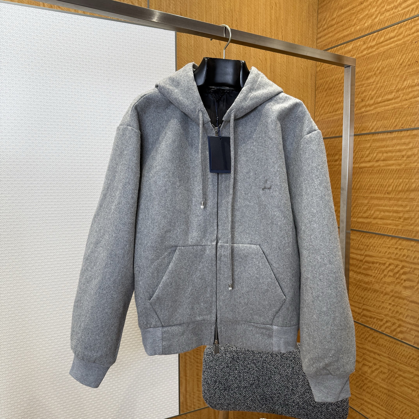 Designer brand clothing, high-quality men's gray wool embroidered hooded cardigan jacket, loose shoulder hooded jacket, unisex casual jacket