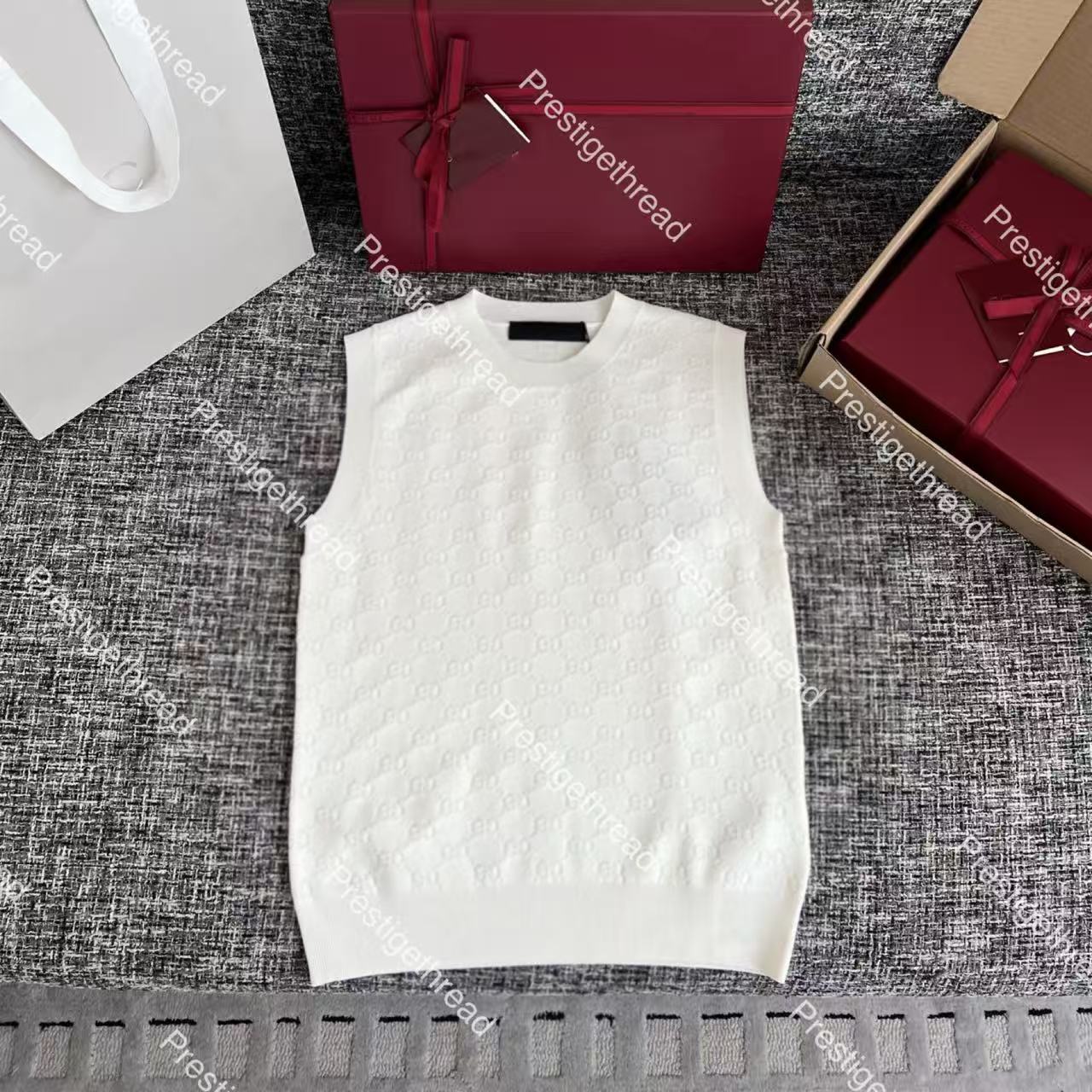 2026 Spring/Summer New Knit Tank Designer High-Quality Women's Tanks & Camis with Subtle Jacquard Lettering