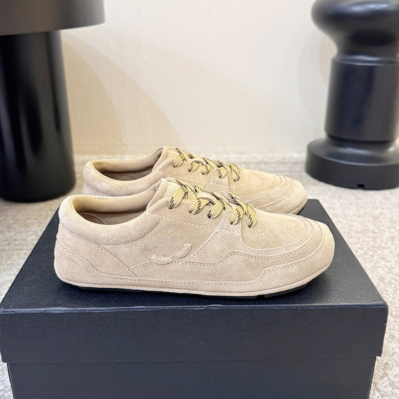Milk tea colored suede women's low cut casual sports shoes beige cow suede autumn and winter light luxury old money style lace up flat shoes da
