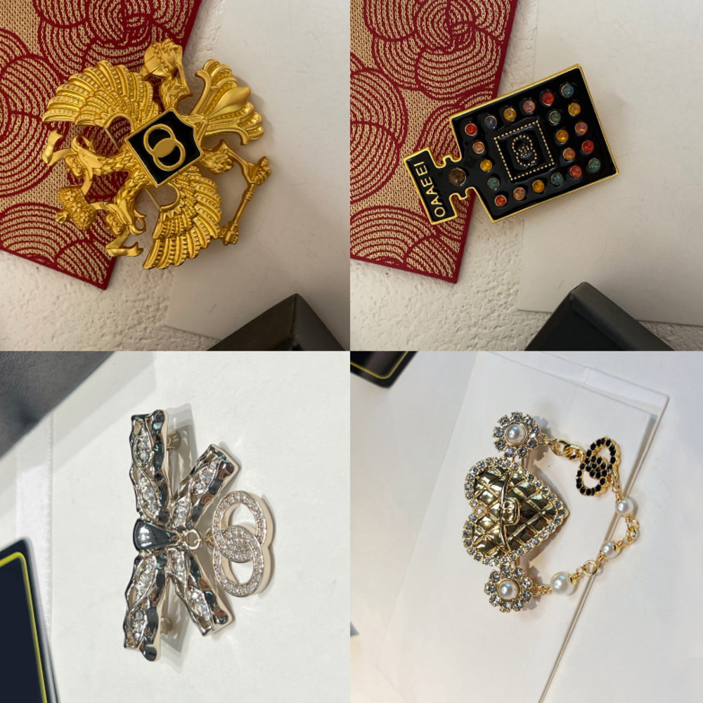 Brooches Classic Pin Crystal Brooches for Men and Women Geometry Brooch Designer Copper Material Pins Wedding Lovers Jewelry As A Gift New Styles AA