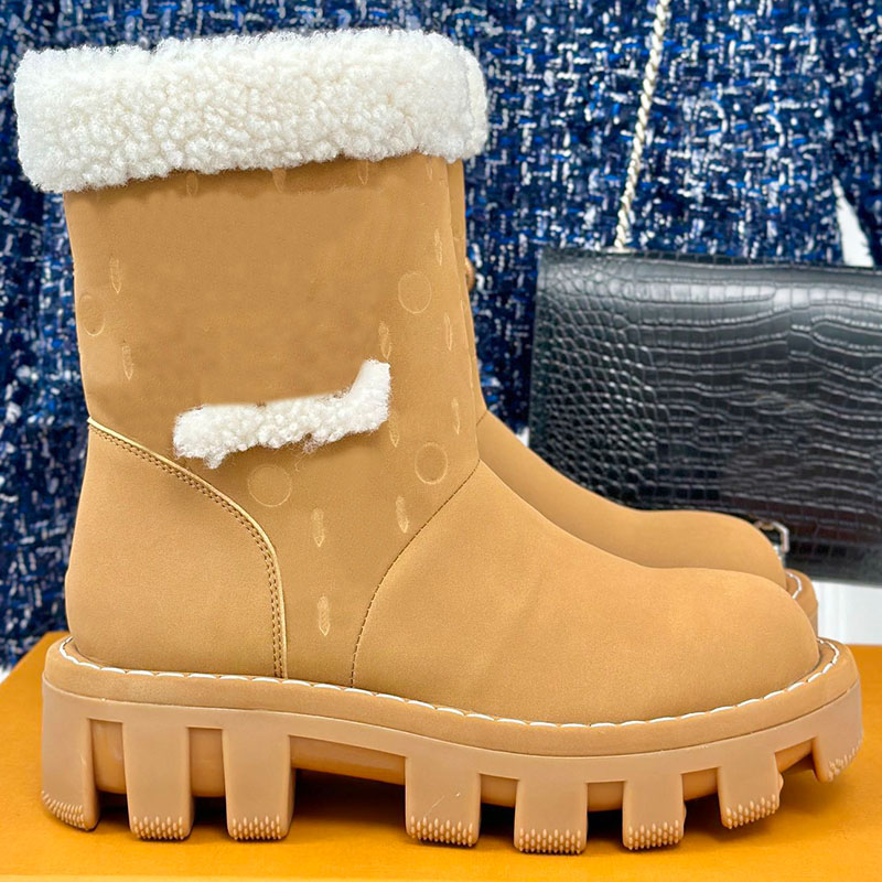 Luxury Ankle Boot Designer Womens Dark Patterned Midsole Snow Boots With Curly Fur Flanged Cuffs Thick Teeth Anti Slip Sponge Sole Fleece Warm Cotto