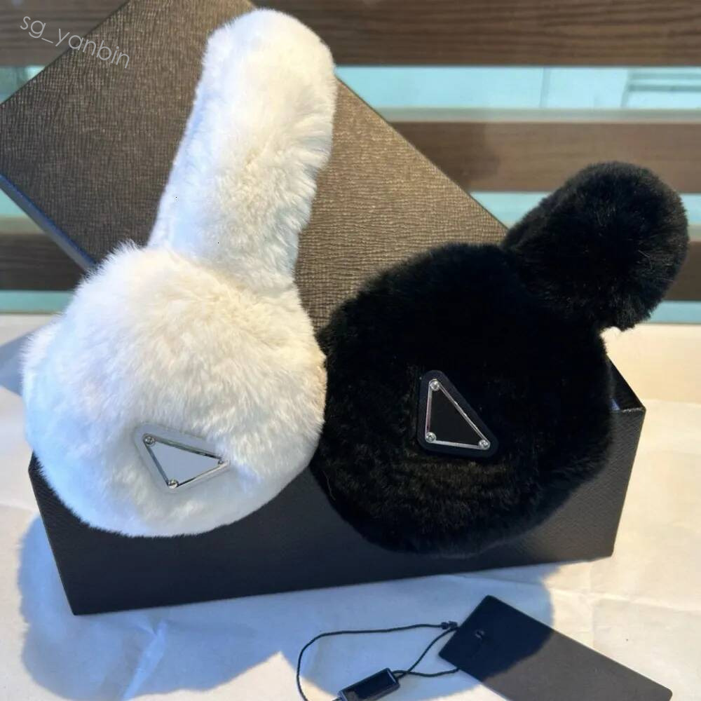 Beanie/Skull Caps Ear ug Muffs Warm Plush Fashionable Pure Color Black White Designer ladys winter plush outdoor earmuffs Luxury gift AA Hot