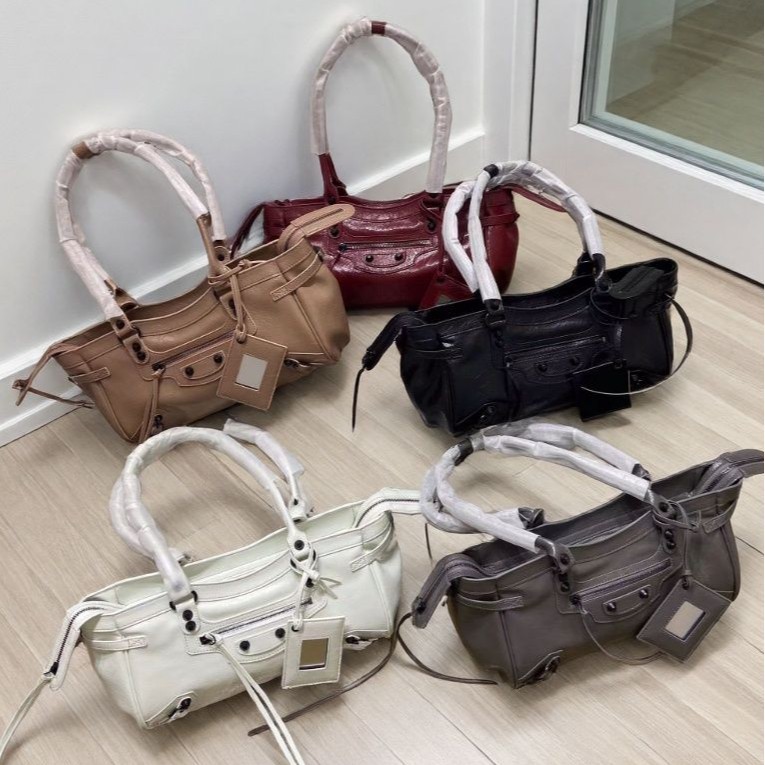 Sac à main Punk à rivets pour femmes, petit sac à bandoulière Vintage en cuir PU lavé, fourre-tout quotidien à la mode, 367