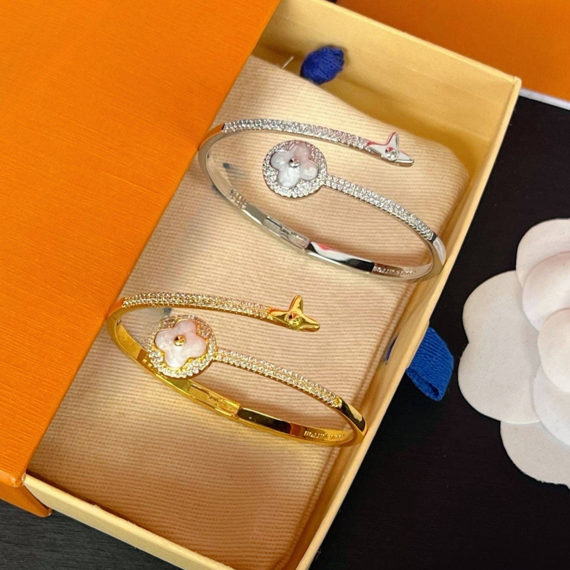 Designer Women Classic Brand Gold Bracelets Open Cuff with Diamonds Bangles Gold Plated Bracelets Fashion Jewelry