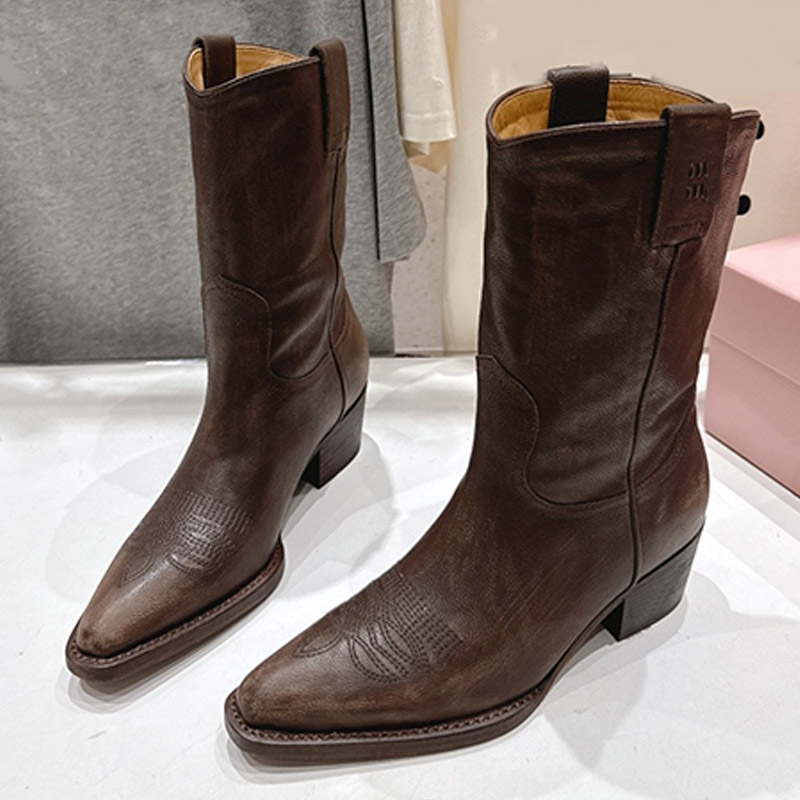 Classic Ladies Cocoa Brown Genuine Leather Boot Retro Weathered Look Carving Pointed Tip Ankle Boots Suitable Autumn Winter Outfit