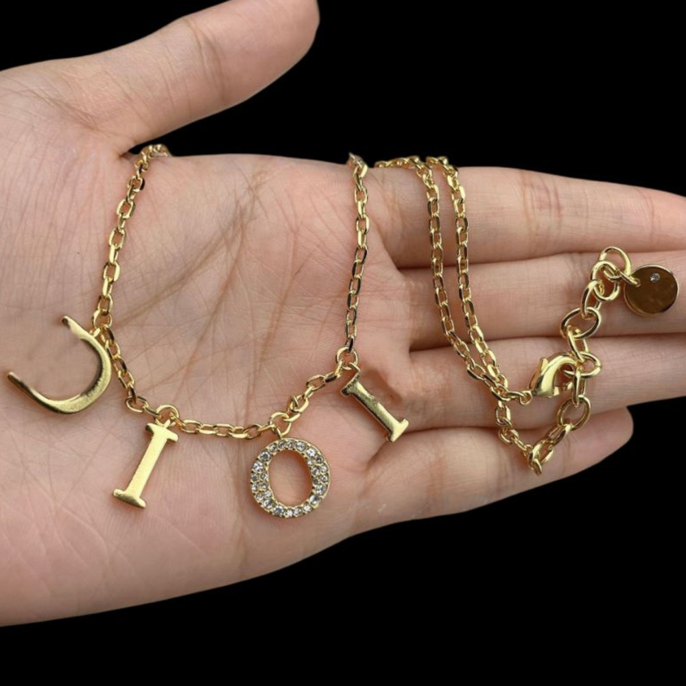 Pendant Necklaces High-end designer simple necklace luxury jewelry women diamonds Valentine's Day necklace charm Bracelets charming jewelry gif