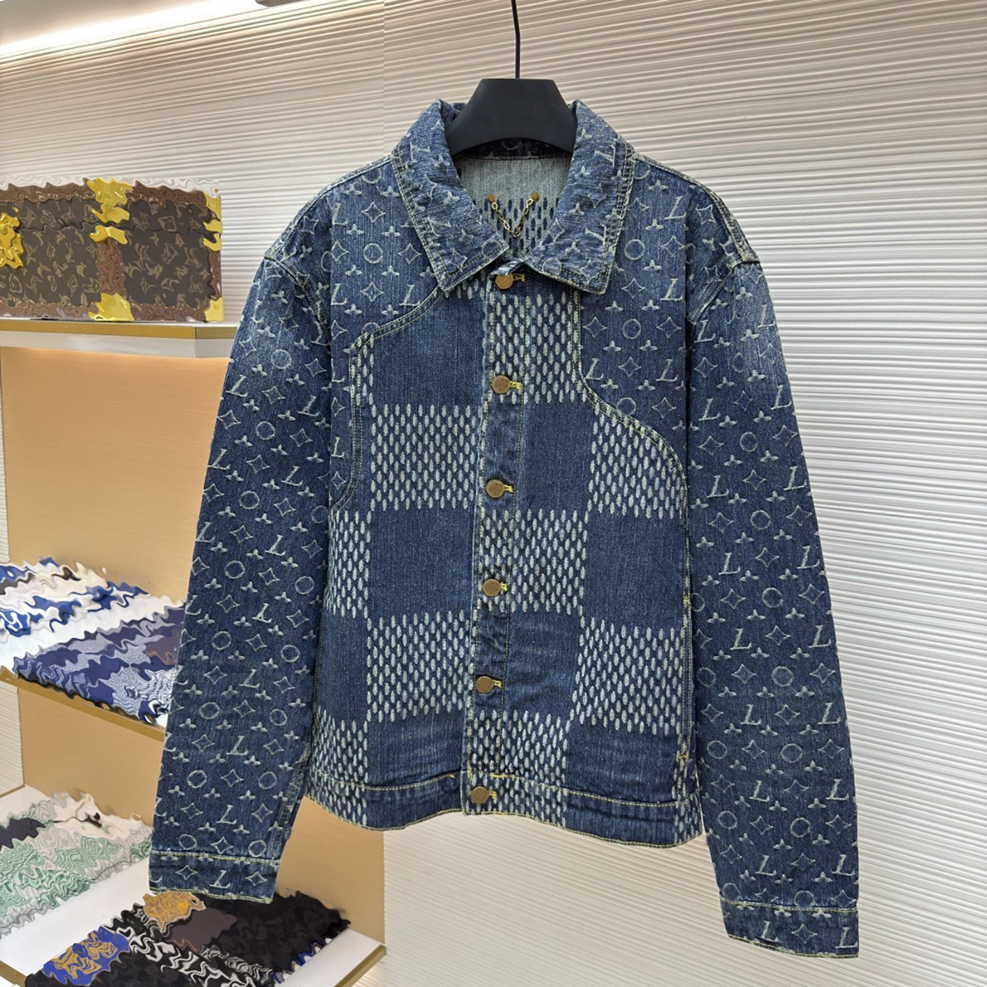 Designer brand clothing, high-quality men's fully printed checkered patchwork denim jacket, collar gold buckle denim top, unisex retro denim ja