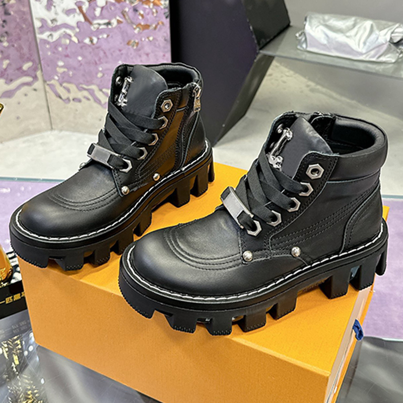 Womens Mens Checker Ankle Boots Designers Smooth Calf Leather Lace Up Unisex Workwear Thick Soled Booties Luxury Round Toe Chunky Sole Short Boots S