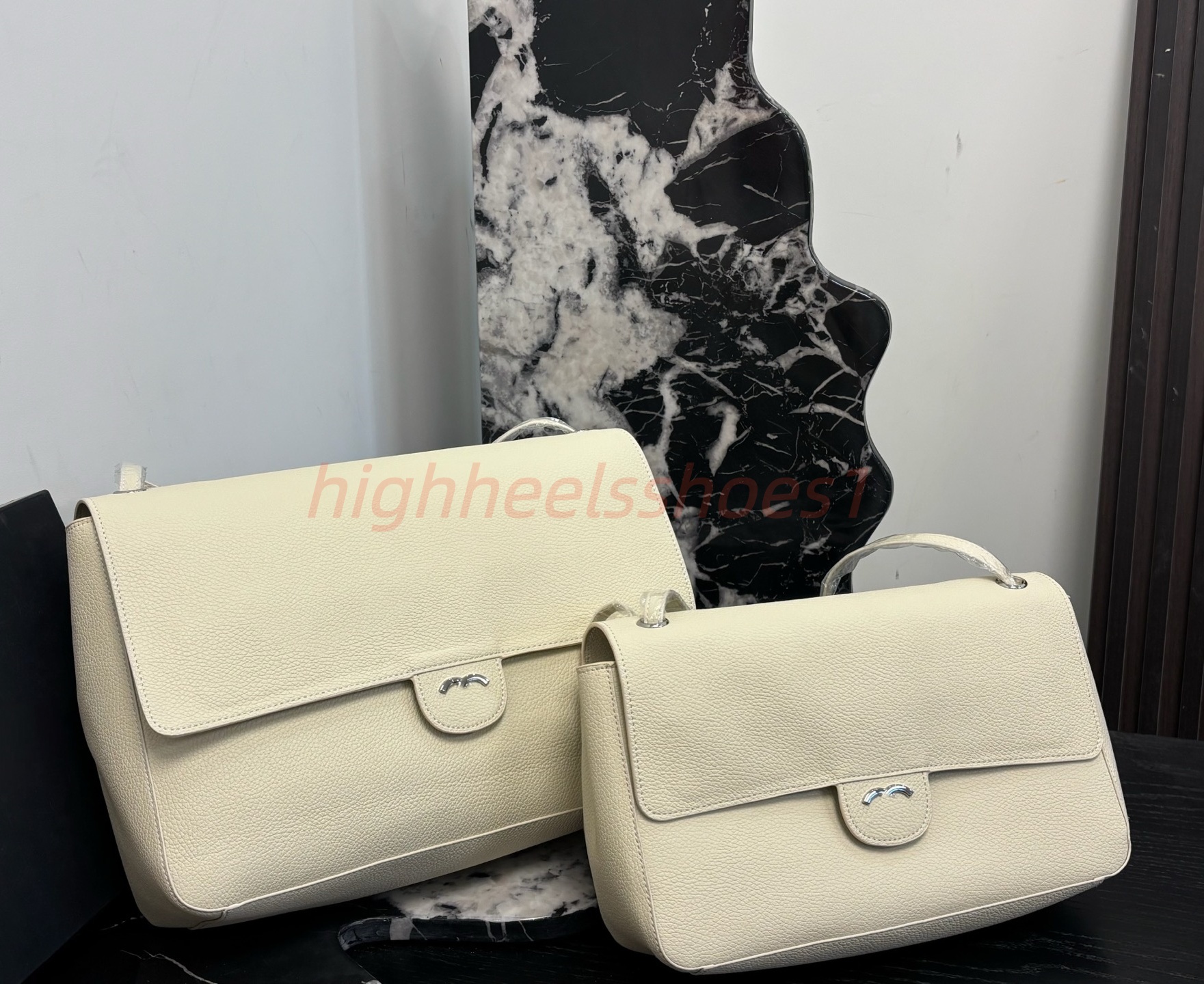 Luxury Designer Maxi Flap Bag 10A High Quality Genuine Calfskin Leather Shoulder Bags For Women Crossbody Purse Large Capacity Fashion Travel Commut