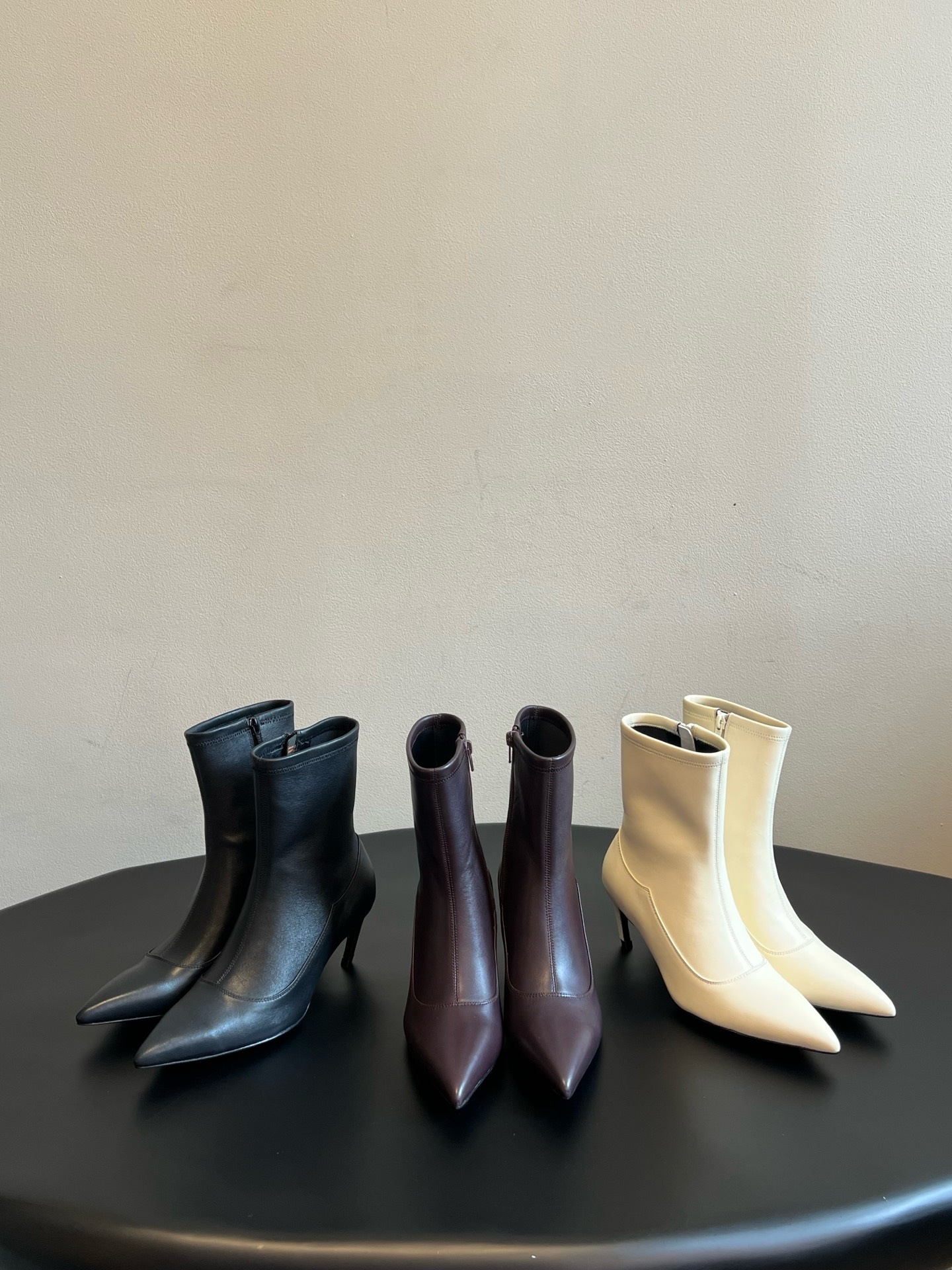 Bottines Stiletto à bout pointu pour femmes, bottes courtes avec panneau latéral élastique et fermeture éclair, semelle en cuir italien, chaussur