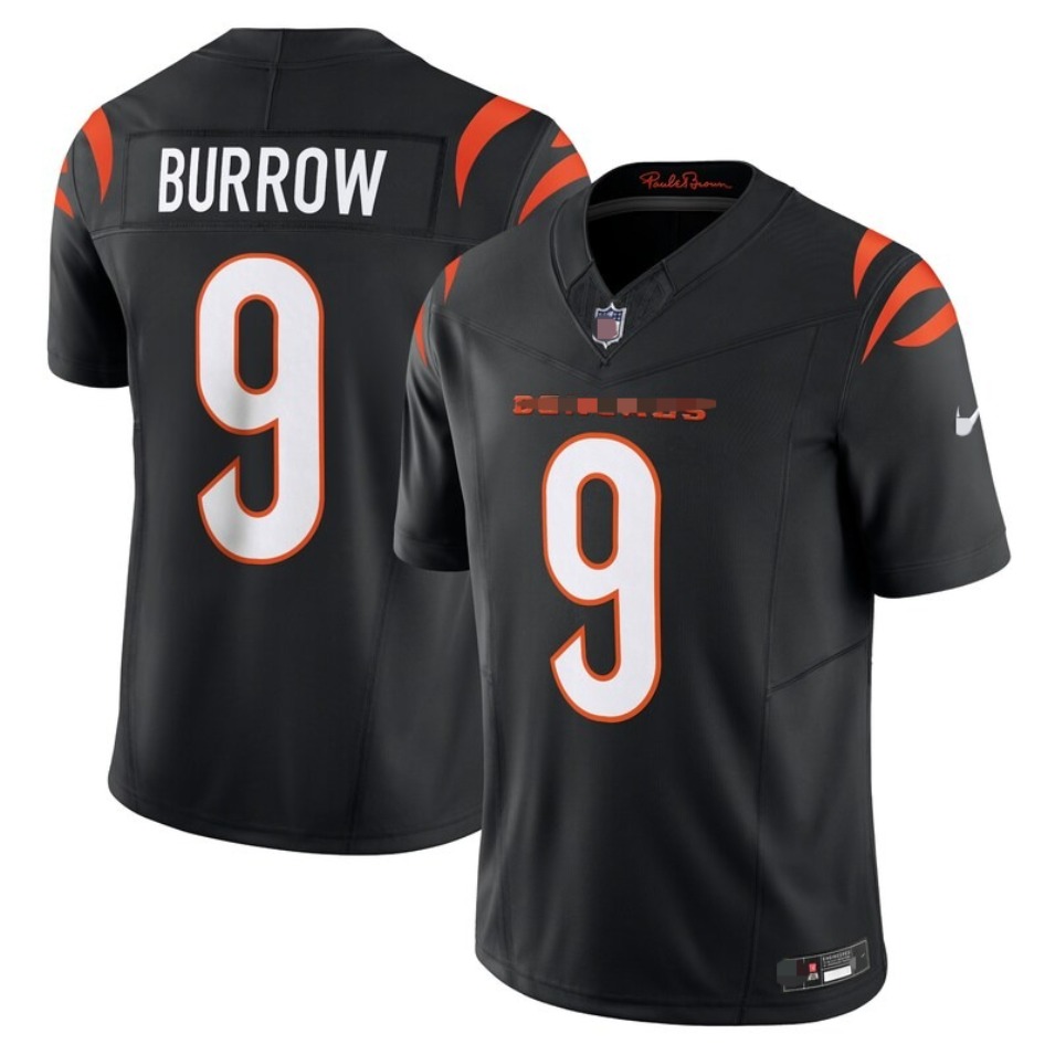 9 Joe Burrow 1 Ja'Marr Chase 5 Tee Higgins 0 DJ Turner II Noir/Blanc/Orange Vapor F.U.S.E. Maillot de football en sergé entièrement brodé – Taill