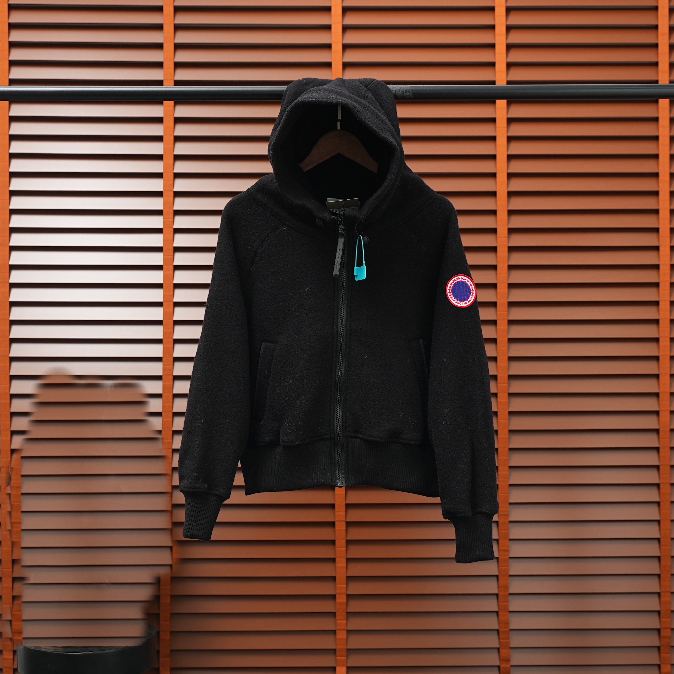 Mens Hooded Coat Designer Puffer Down Parkas Waterproof Tech Veste Winter Jacket Men For Male Women Letter Black Outwears Warm winterjacke