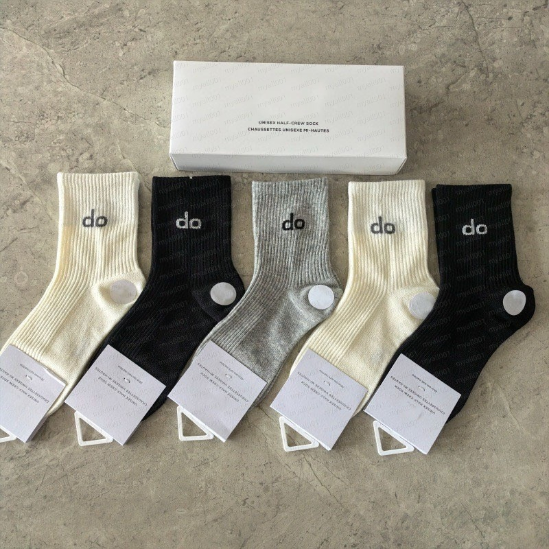 Designer Men's and Women's Sports Socks Yoga socks for fitness training Letter Embroidery Cotton Breathable Socks Comfortable Ankle Socks