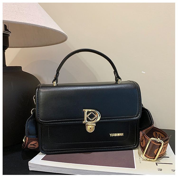 Women's High-end Handheld Small Square 2025 Trend Practical Versatile Shoulder Crossbody Bag Spring New Model