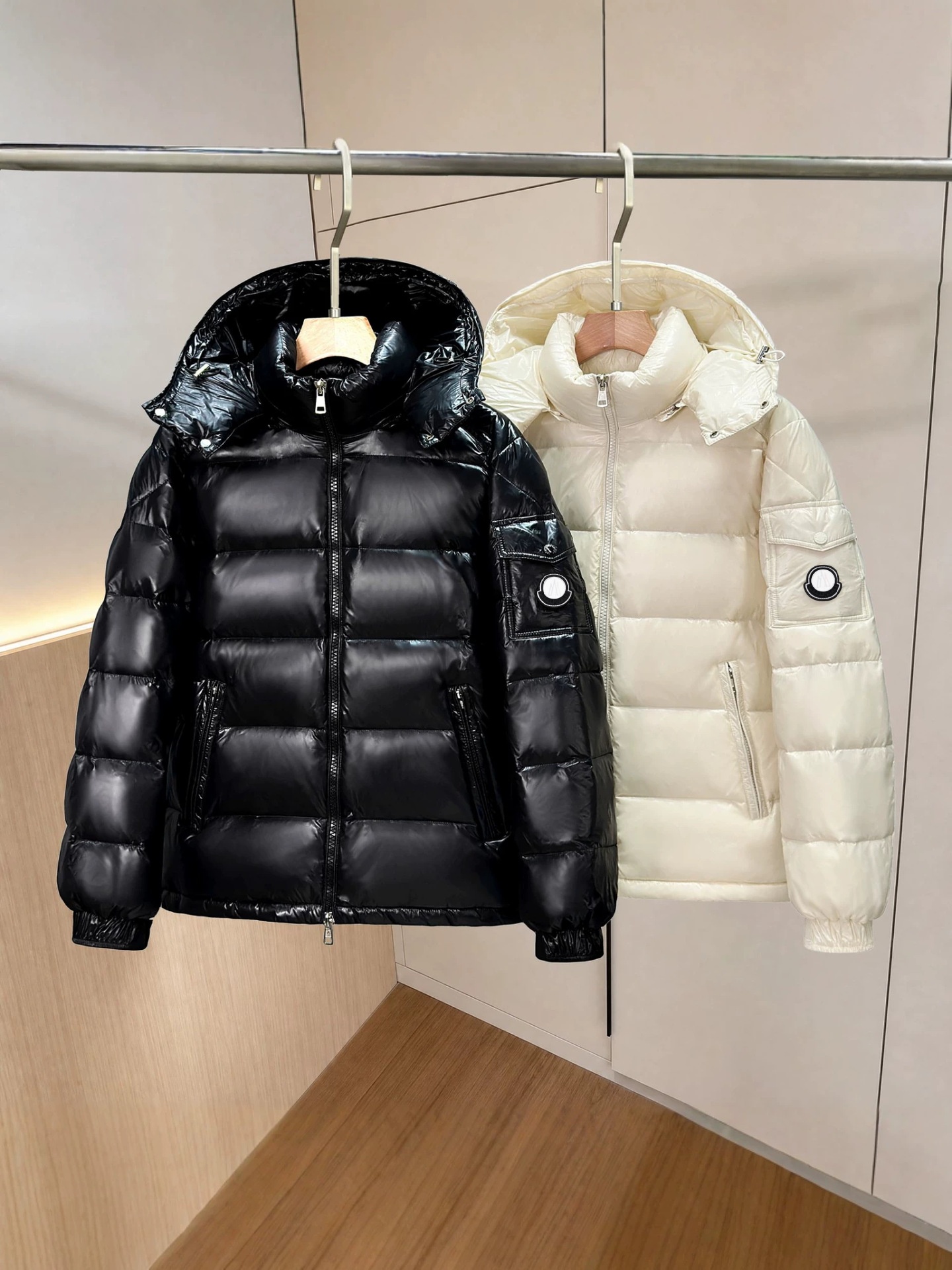 Men Women Winter Shiny Hooded Puffer Parkas Quilted Warm Zip up Outerwear Loose Casual Down Coat
