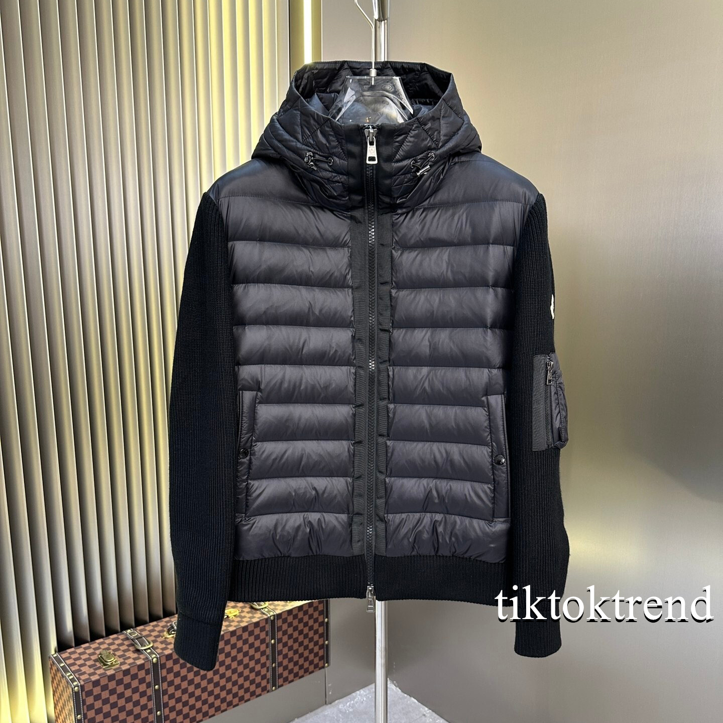 Designer Men puffer jacket winter Knit Sleeve Spliced Hooded Cotton Jacket Windproof Warm Coat with Zipper Pockets Short Outerwear lightweight down