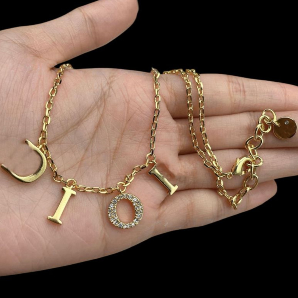 Pendant Necklaces High-end designer simple necklace luxury jewelry women diamonds Valentine's Day necklace charm Bracelets charming jewelry gif