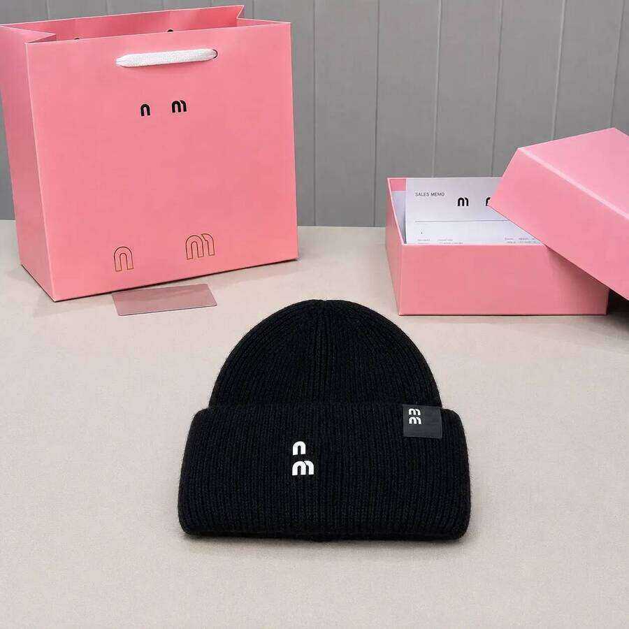 2026 Beanie/Skull cologne Caps Classic Designer New Winter Womens Wool Luxury Warm Fit Knitted Letter Soft Cashmere perfume Street Fashion Beanie