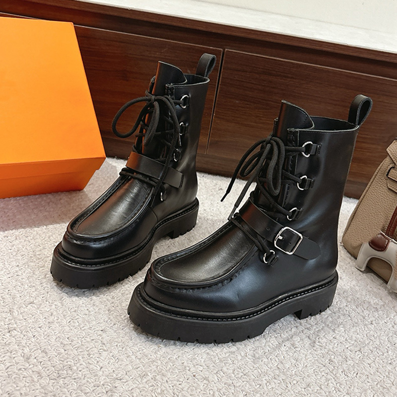 Classic Land Ankle Boot Designer Womens Luxury Black Smooth Calfskin Lace Up Shoes Uppers Short Boots Womans Fashionable Outdoor Wear Motorcycle Boo
