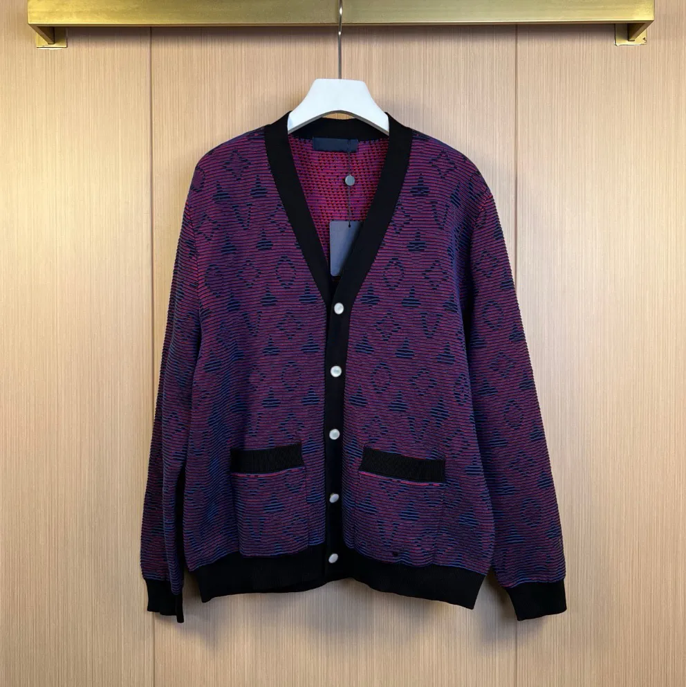 Designer brand clothing, high-quality men's sweaters, color blocking jacquard knitted cardigans, symmetrical pockets, loose and versatile outer