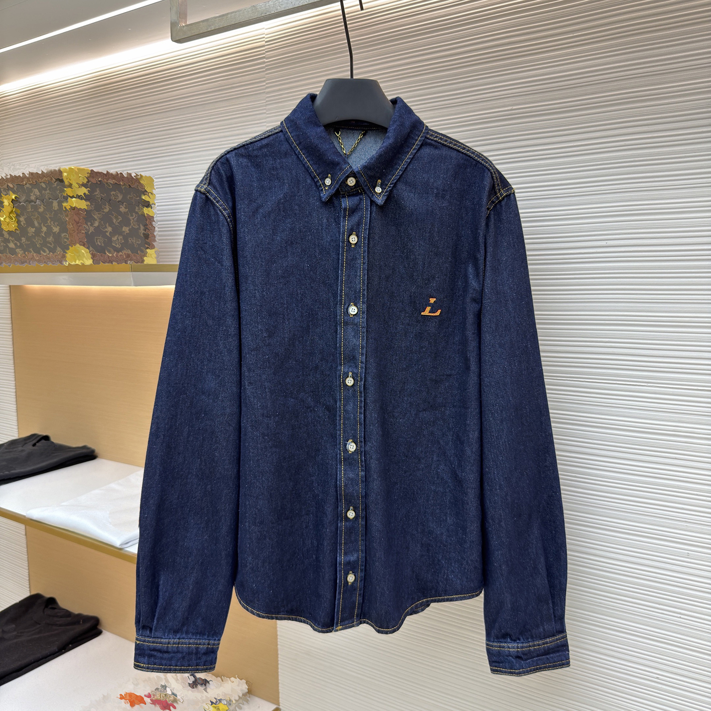Designer brand clothing, high-quality men's embroidered denim long sleeved shirt, pointed collar button denim jacket, loose unisex vintage deni