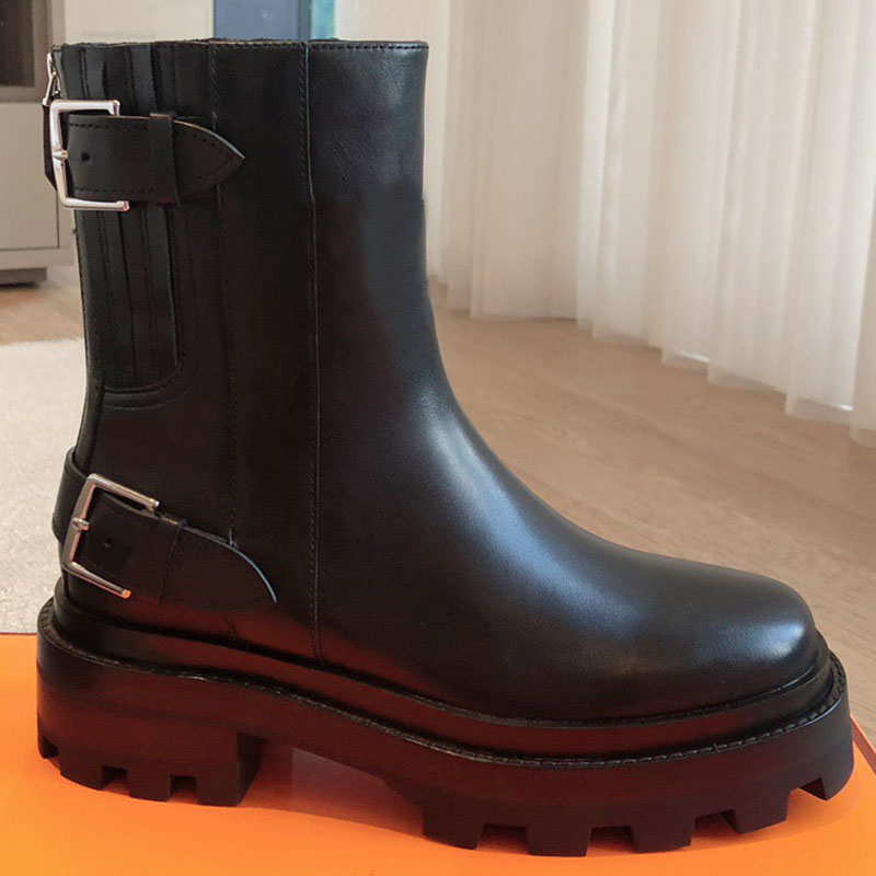 Womens Jaimy Ankle Boot Designer Classic Black Smooth Leather Chelsea Short Boots With Double Metal Buckle Thick Toothed Sponge Bottom Cool Motorcyc