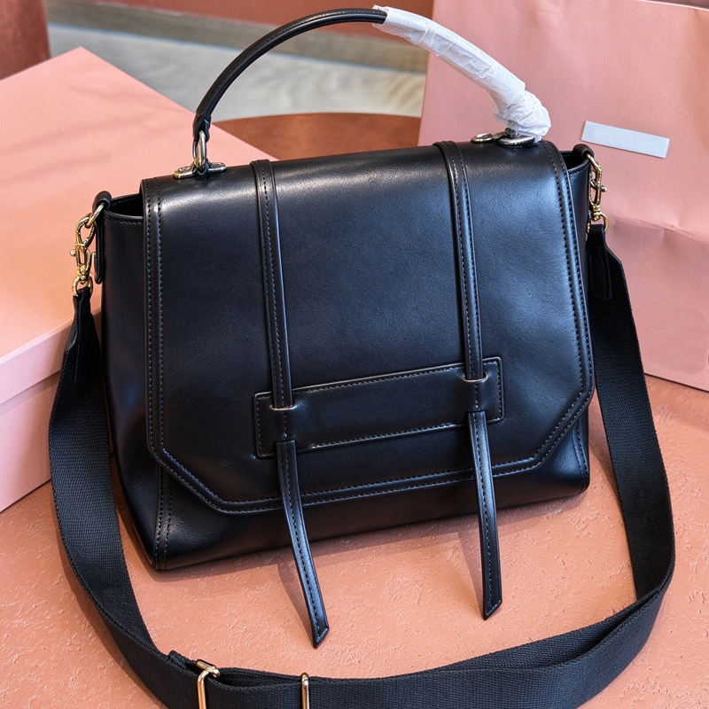 Top designer bag luxury top quality official document mailman bag women's patent leather black classic trendy handbag large capacity retro moto