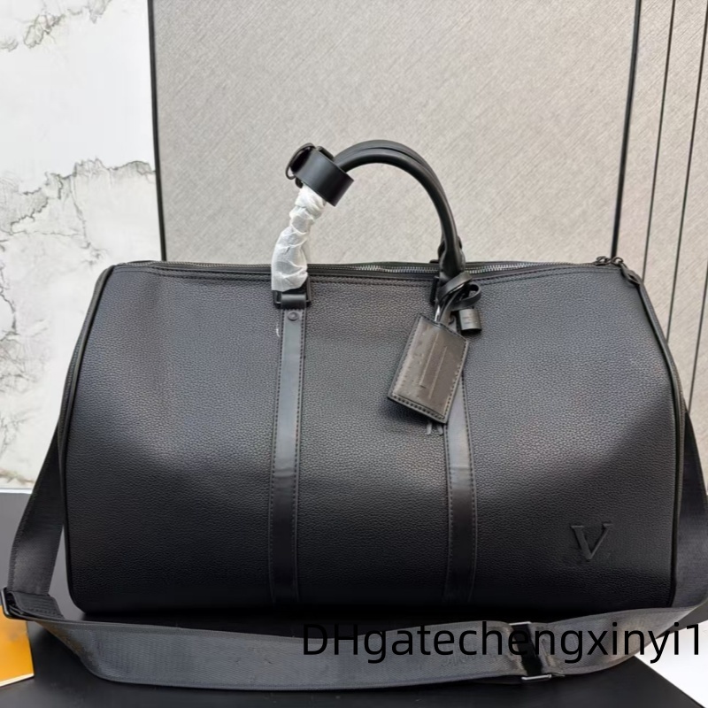 Duffle Bag Luxury duffel bags Pebble Grain Leather Overnight Men Women Business Travel Tote Handbag Top Handle Removable Strap