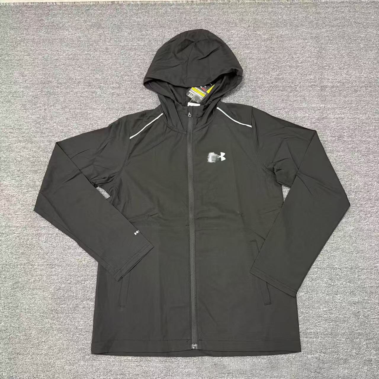 New sports windbreaker Mens casual jackets designer quick dry tops thin breathable jacket hooded Outdoor travelling zipper Coats
