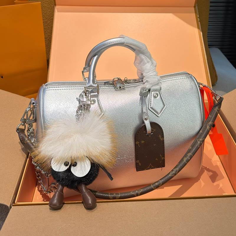 Designer Luxury Handbag Womens shoulder bag Genuine Leather Solid Color Silver Hardware Metal Lock Cute Fur Trinket Underarm Shopping Airport sacoch