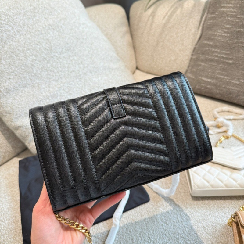 Women Envelope Chain Shoulder Bag, Quilted Flap Crossbody Purse, Classic Casual Handbag for Daily Party with logo 843