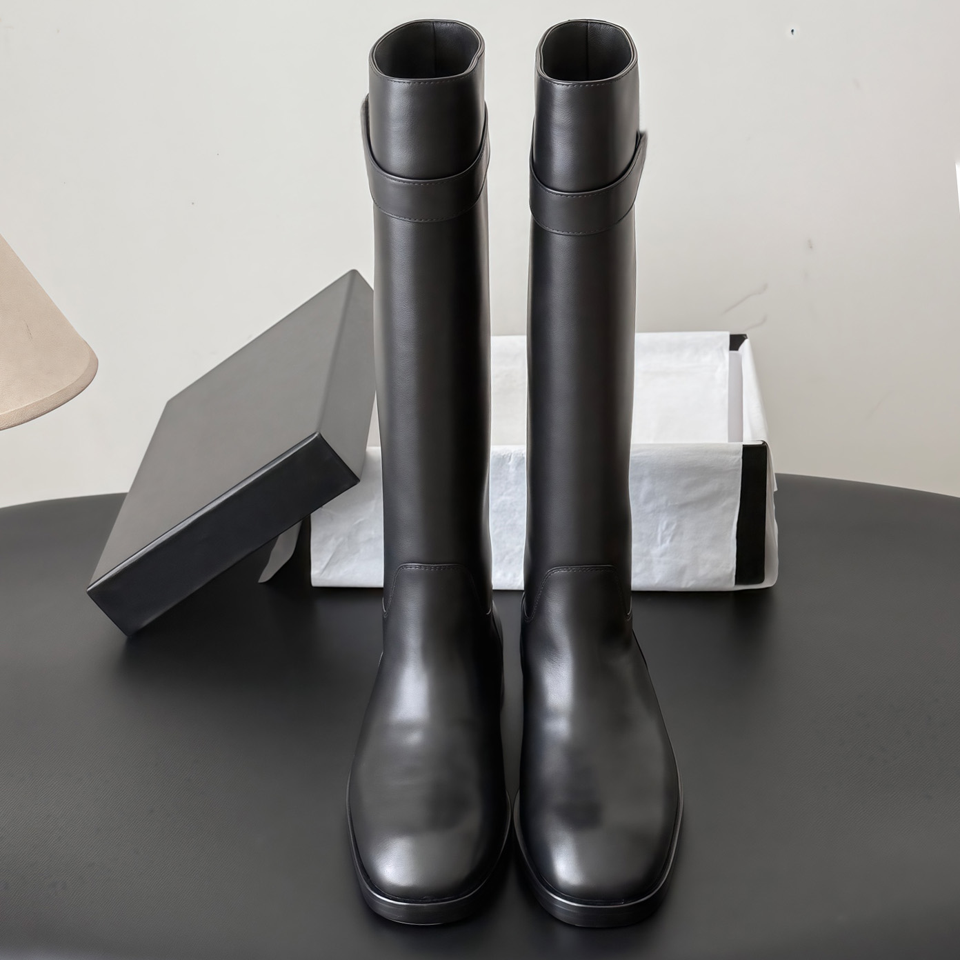 Botas de montar hasta la rodilla con punta redonda para mujer, decoración con correa, tacón de bloque, botas altas, parte superior de piel de corder