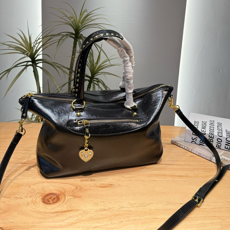 Designer bag black large size high-quality shoulder bag patent leather fashionable trend handbag large capacity retro motorcycle bag mailman bag