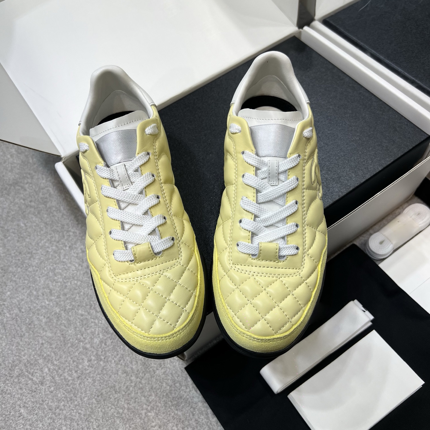 Fashion Womens Retro Tennis Sneakers Diamond Quilted Genuine Sheepskin Lace Up Casual Shoes Elegant Footwear For Street Daily Wear