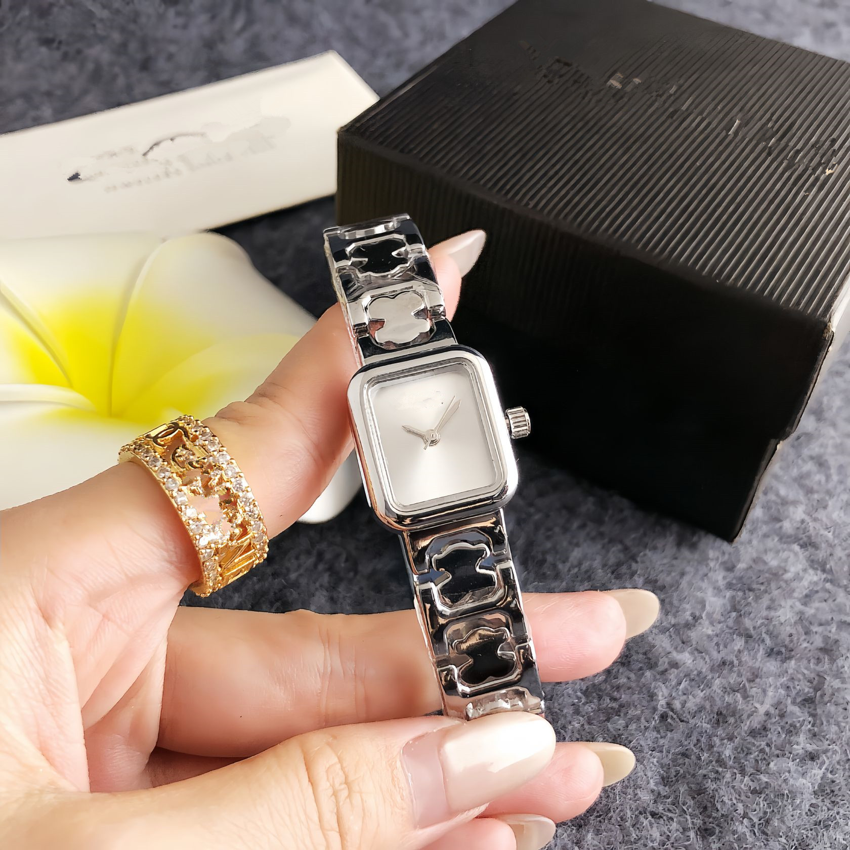 Hot Fashion Women Men Simple Silver Rose Gold Stainless Steel Span Cartoon Animal Bear Crystal Clasp Chain Electronic Watch Bracelet Jewelry