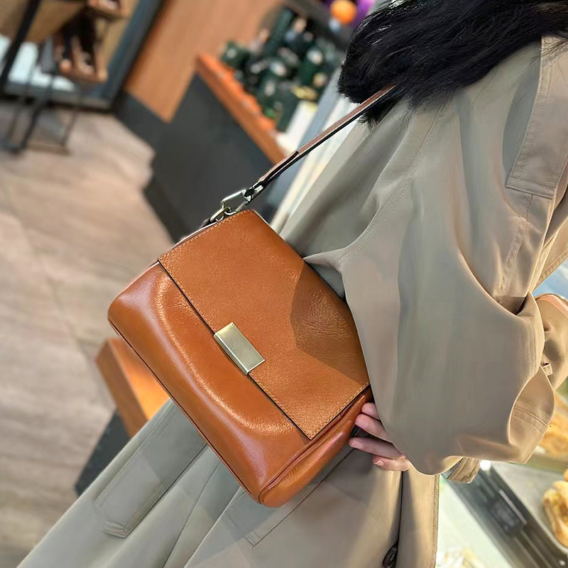 Luxury Vintage Designer Bag Genuine Leather Elegant And High End Shoulder New Model Best Selling Women S Versatile Commuter Ladies Handbag SENYY