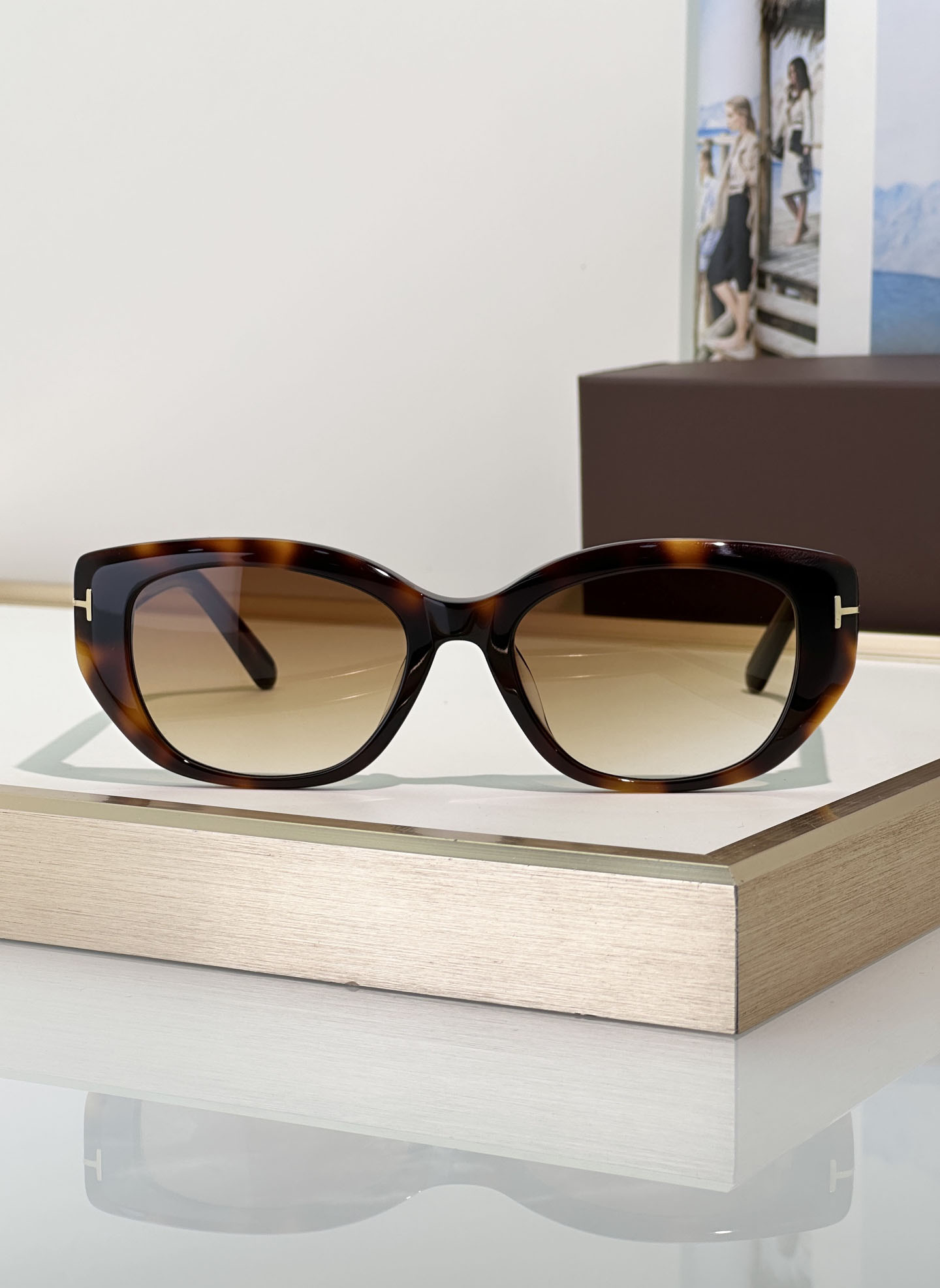 Luxury Designers Womens Sunglasses For Women Men Sun Glasses Mens 1391 Designer Fashion Style Protects Eyes Random Box