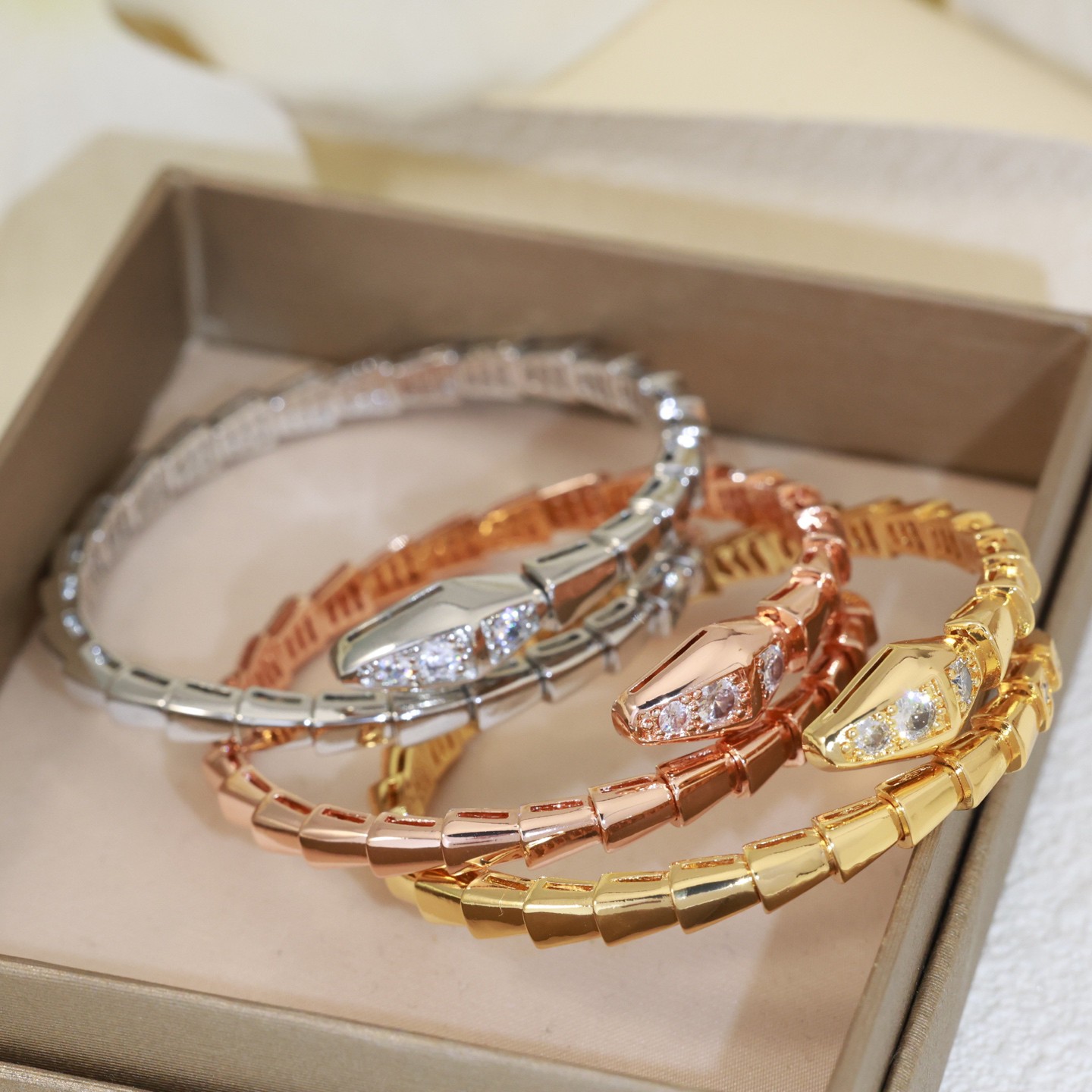 luxury bracelet jewelry woman designer mens bracelet new fashion snake stainless steel and zirconium bangle birthday gift diamond bangle bracelet sn