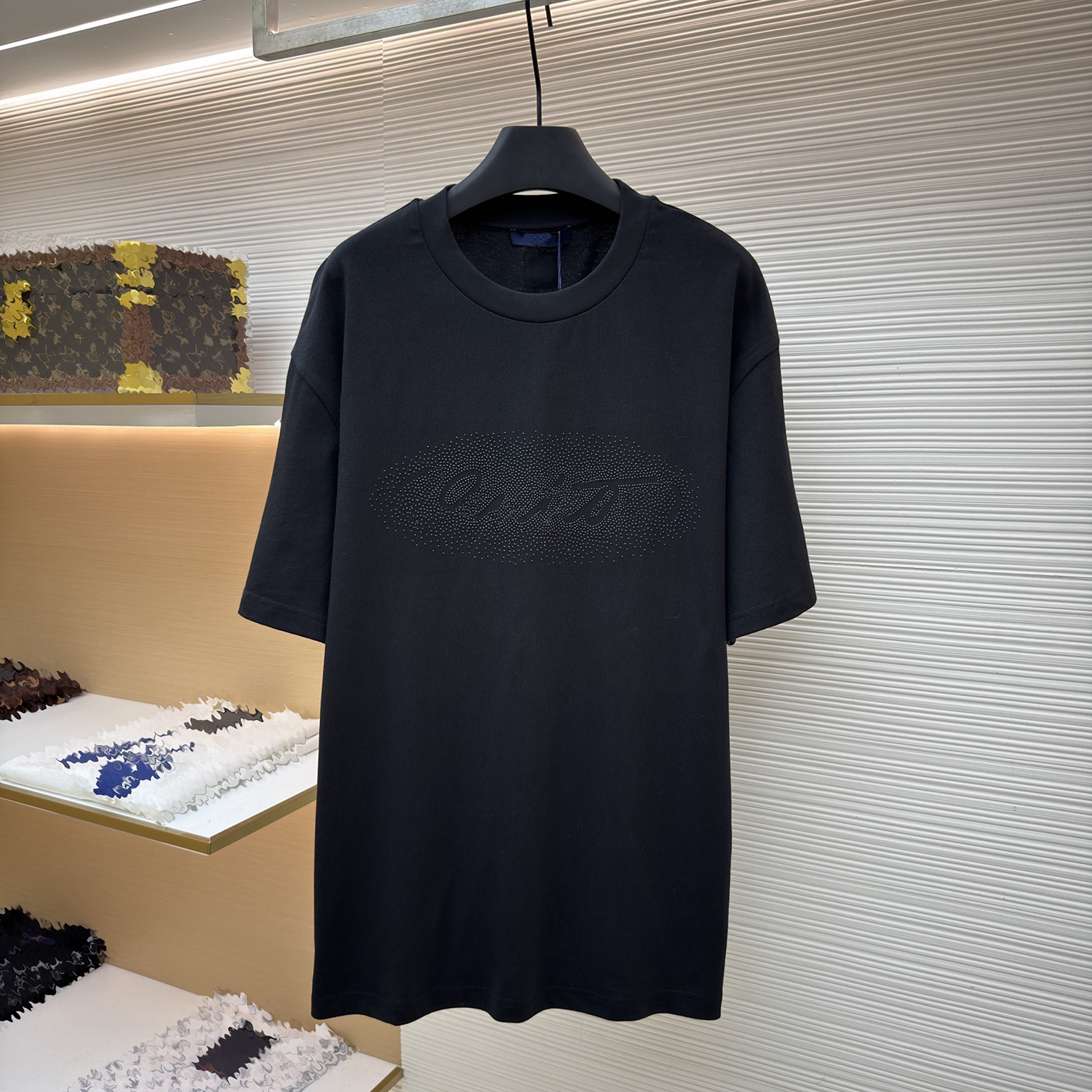 Designer brand clothing high-quality men's black sparkling diamond logo round neck short sleeved T-shirt, loose shoulder solid color T, unisex