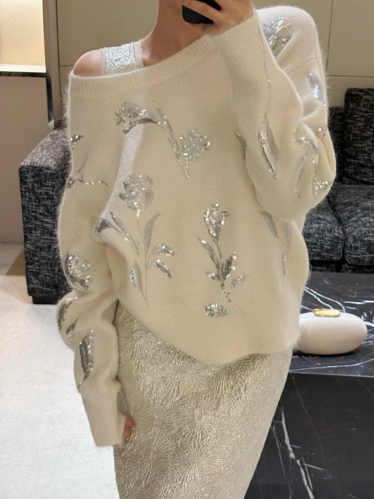Gentle Overture Cloud Alpaca Wool Sweater with Exquisite Floral Sequin Embroidery Soft Elegant for Women Autumn and Winter MAKOUFEI