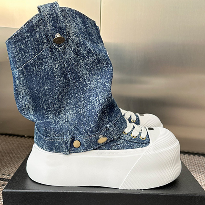 26SS Designer Womens Cowboy Short Boots Classic White Splicing Cow Fabric Shoes Upper Ankle Boots Womans Fashion Daily Wearing Short Boots