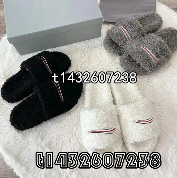 Women Men Fur Slides Furry Designer Slippers Fluffy Wool Mules Winter Warm Casual Indoor Outdoor Paris Luxury Comfortable House Shoes Sandals Fashio