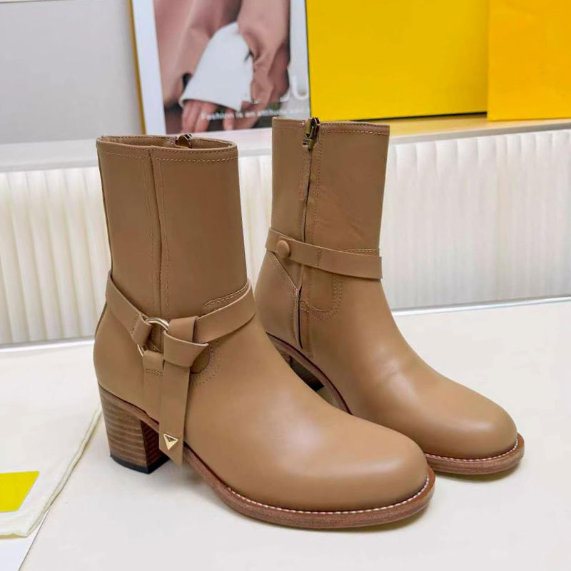 Ladies Dressage Ankle Boots Womens Light Brown Leather Ankle Boot 8T9340 Designer Lnternal Zipper Opening Fashion Boots Chunky Heel Leather Outsole