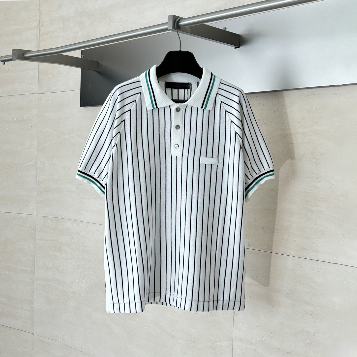 Designer brand high-quality men's T-shirt with vertical stripes, knitted collar, green collar, contrasting cuffs, short sleeved casual POLP top