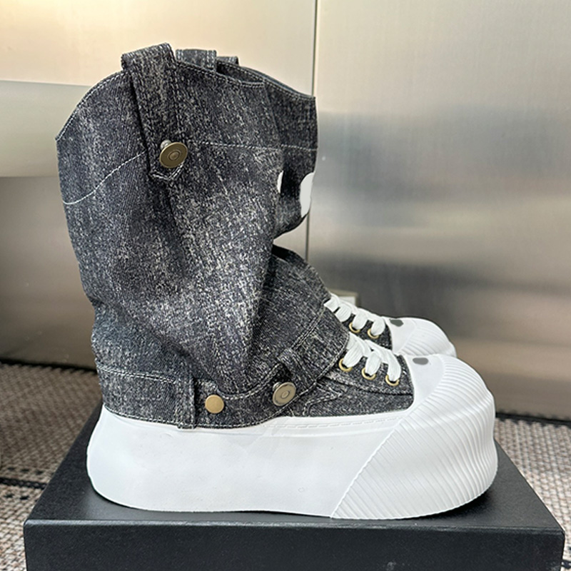 Designer Womans Cowboy Short Boots Fashion Top Quality Grey Cowboy Fabric Lace Up Ankle Boots Womens Retro Style Casual Travel Matching Short Boots