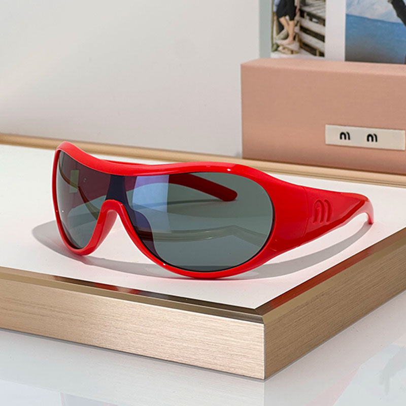 Ivress Sunglasses 26SS Spring Summer Fashion Show Womens Designer Glasses MUB14S Deep Red Acetate Integrated Surrounding Shield Goggles Travel High