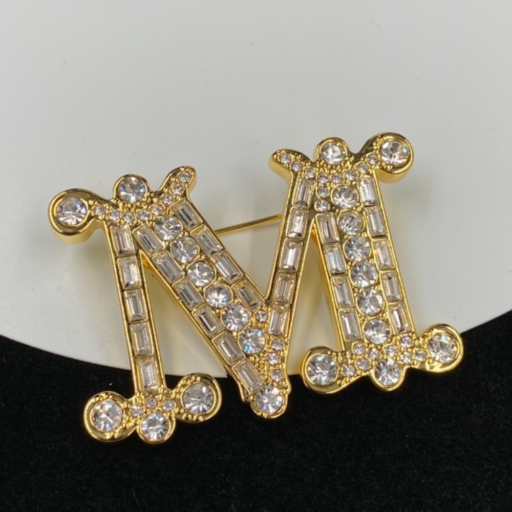 Broche en cristal de luxe de créateur M Lettre Strass Broche Plaqué Or 18 Carats Pave CZ Épinglette Vintage Déclaration Broche Broche Mode Femmes