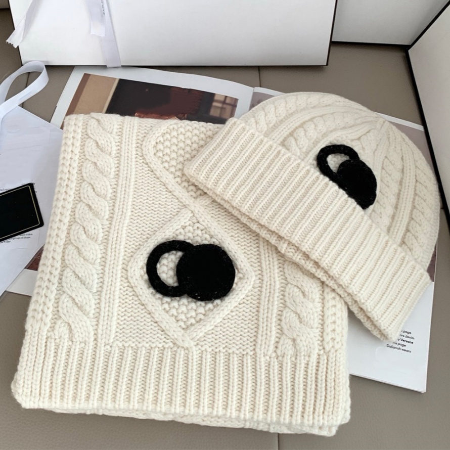Gorros de diseñador para mujer Gorro de lujo Letras bordadas Conjunto de gorro scafr Gorros de mezcla de algodón Gorros cálidos de esquí Gorros depo